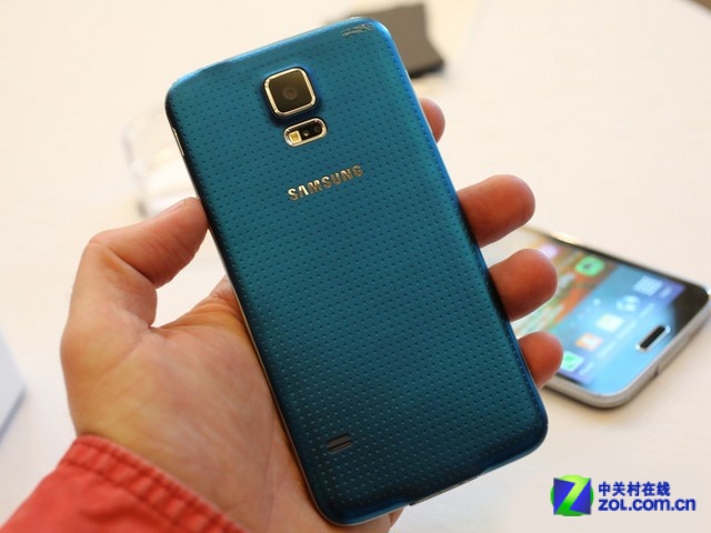 The only dual-card phone king, Samsung S5 G9009D dropped to 4299