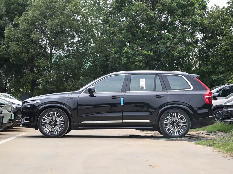 运城沃尔沃XC90新能源降价来袭，最新报价70.89万！优惠不等人